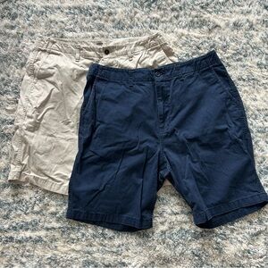 Old Navy Men's Flat Front Shorts in Navy and Beige - size 40